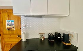 Grand Studio Classe 4 Etoiles Avec Jardin Et Garage Velo, Moto